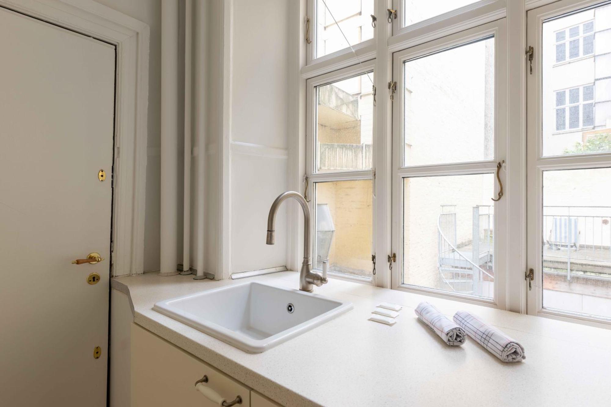 Spacious Tivoli Gardens Apartment W 3 Bedrooms Copenhagen Exterior photo